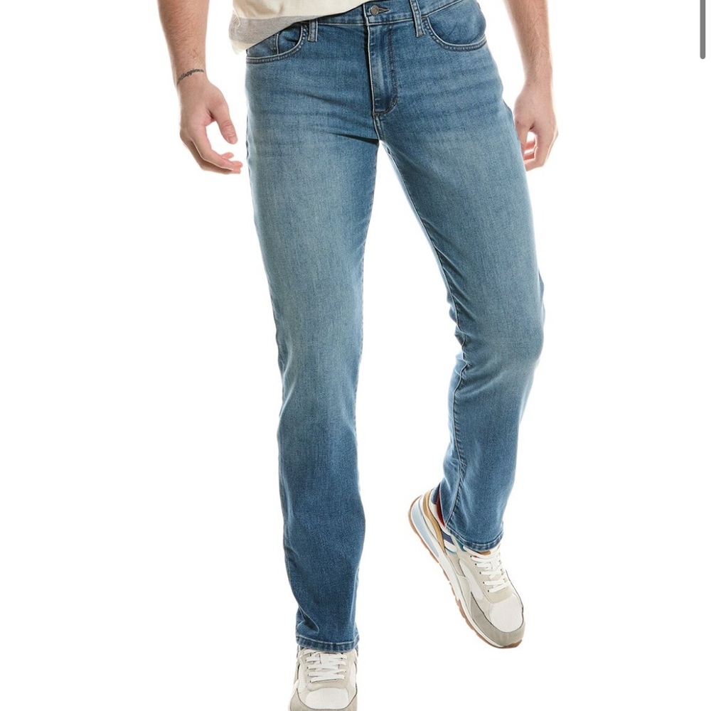 JOES JEANS — The Slim Fit, medium blue wash. Size 33.